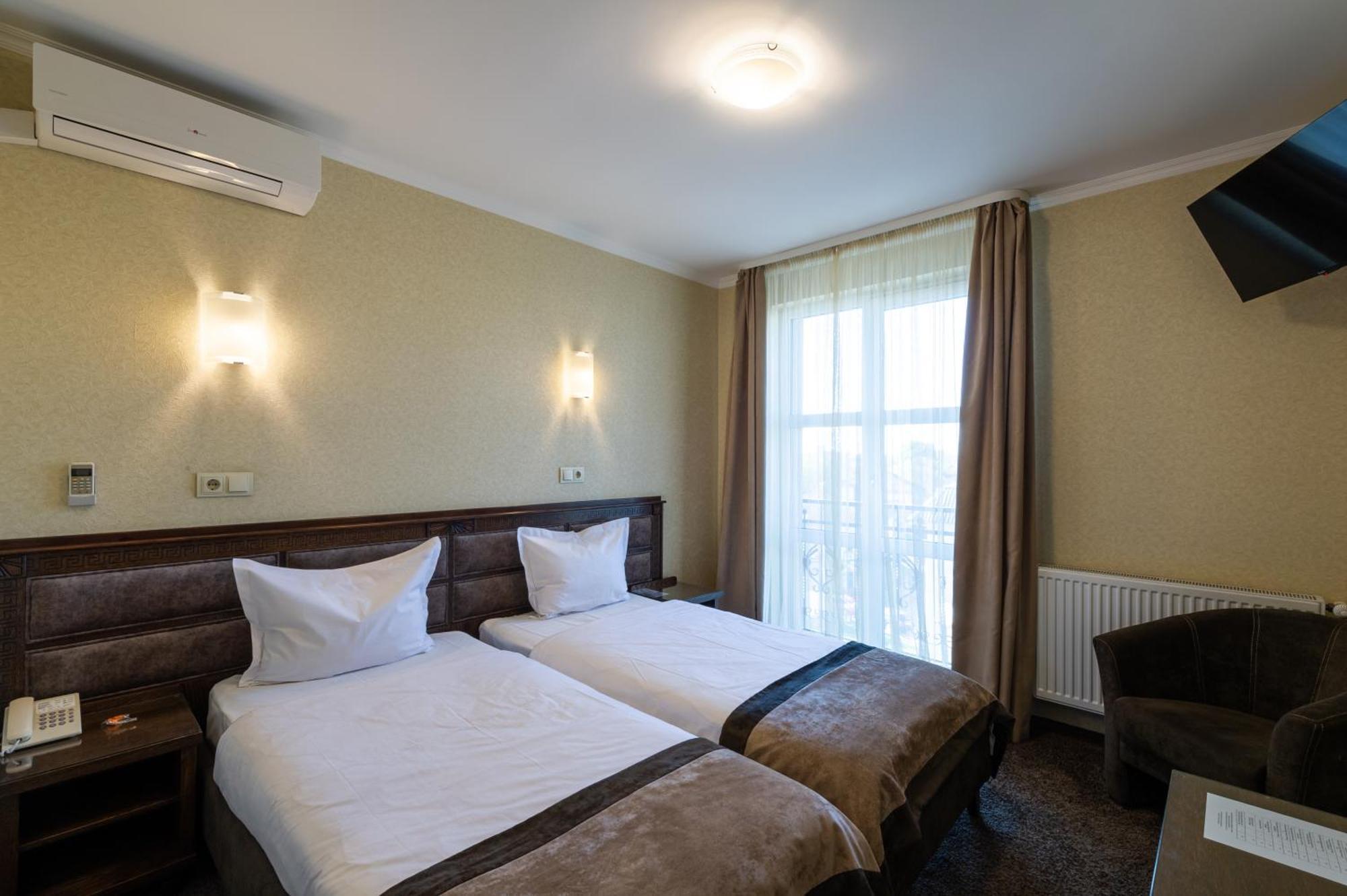 Avalon Palace Ternopil Exteriér fotografie